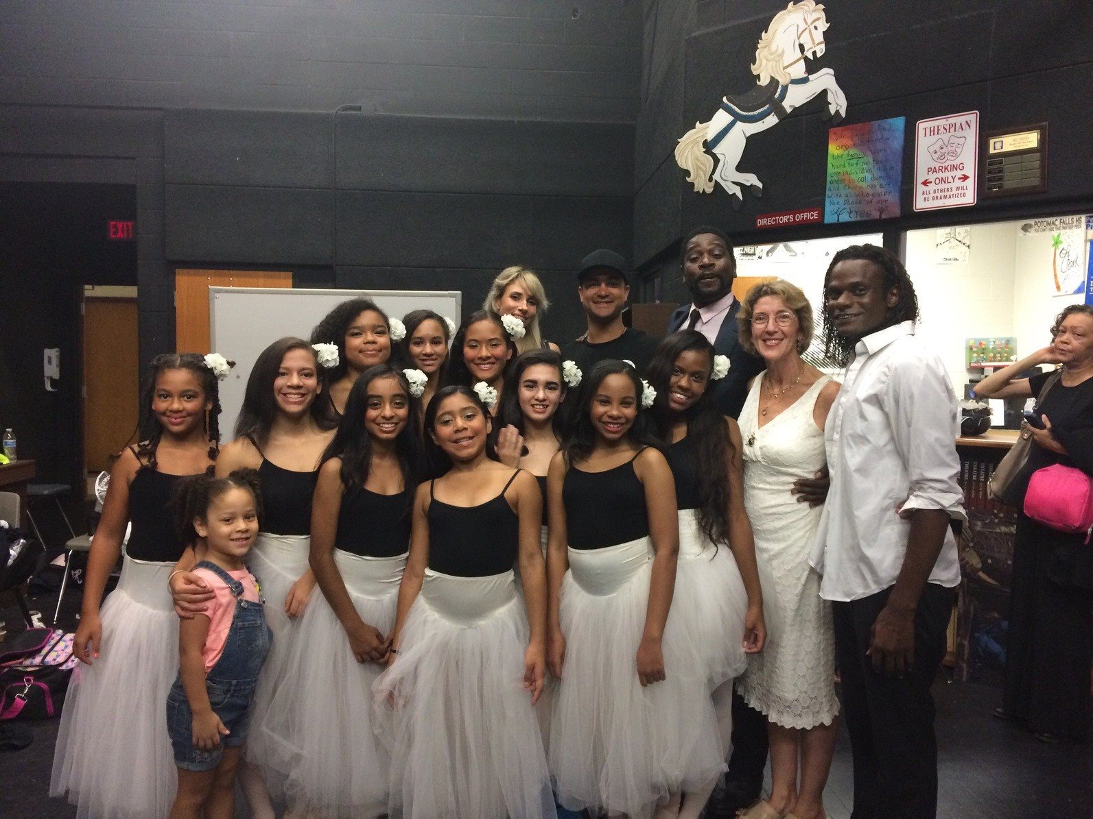 New Hope Youth Dance Company Poses Backstage with Oscar Hawkins