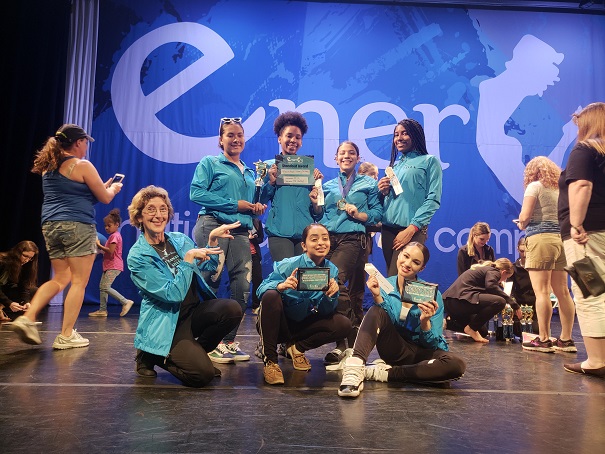 teen dancers win awards